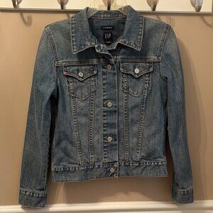 GAP Woman's Stretch DENIM TRUCKER JACKET in SIZE S color Medium Wash